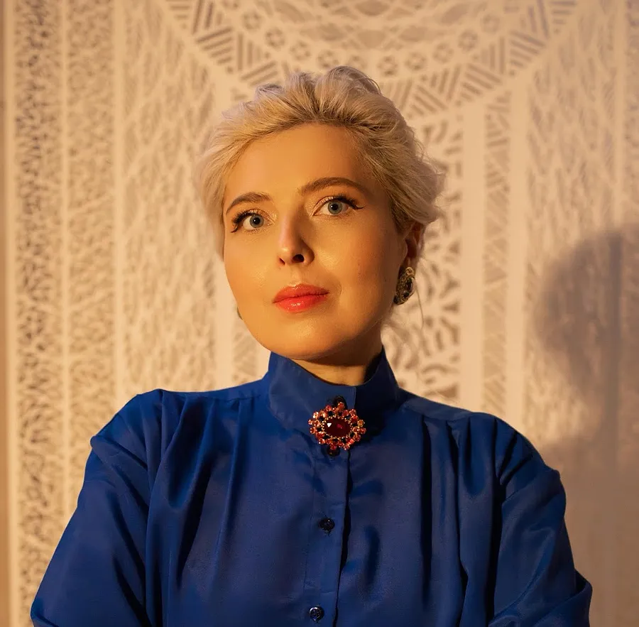 Portrait of Дарія Альошкіна, who works in the paper artist style (Львів, Ukraine)