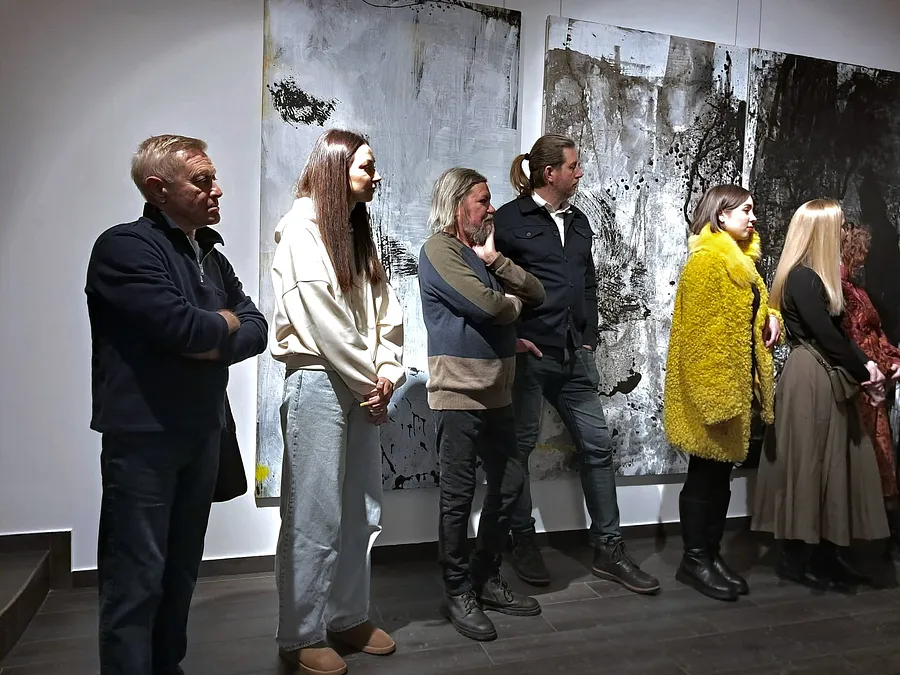 Image of 33CD1DF3-17E3-4E4E-B523-BF1C574C172E by Katya Onyshko