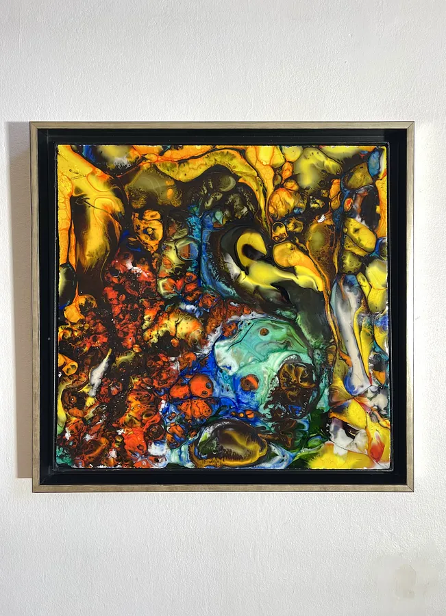 Image de Початок par Тарас Опалинський, taille : 50x50, fabriqué avec Скло, мідь, médium Скло, au prix de $500 (≈ 22 517 грн)