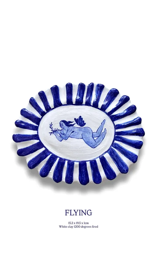 Image de Flying par Diana Ruban , taille : 15.2 x 19.5 x 1cm, fabriqué avec White clay 1200 degrees fired, médium Sculpture, de Ukraine, faisant partie de la série Ceramics and modeling
