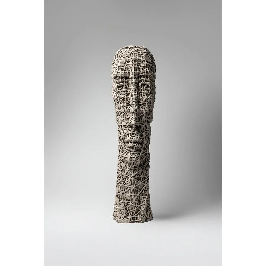Imagen de Concentrated de Liudmyla Davydenko, tamaño: 52х13х15, hecho de oil/canvas, medio Escultura, de Lviv, parte de la serie Holova/Head, con un precio de €999