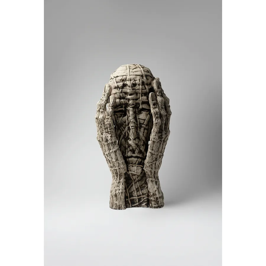 Imagen de Listen to yourself de Liudmyla Davydenko, tamaño: 41х22х15, hecho de oil/canvas, medio Escultura, de Lviv, parte de la serie Holova/Head, con un precio de €1200