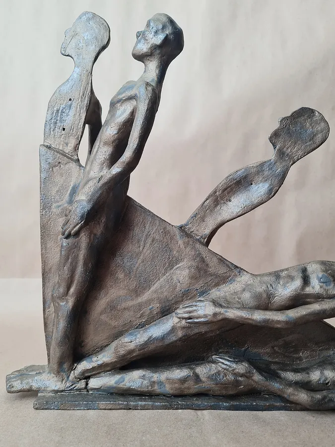 Immagine di Degradation di VITALIY KRASUTSKIY, materiali: Chamotte clay, glazes, medium: Scultura, serie: Series 1