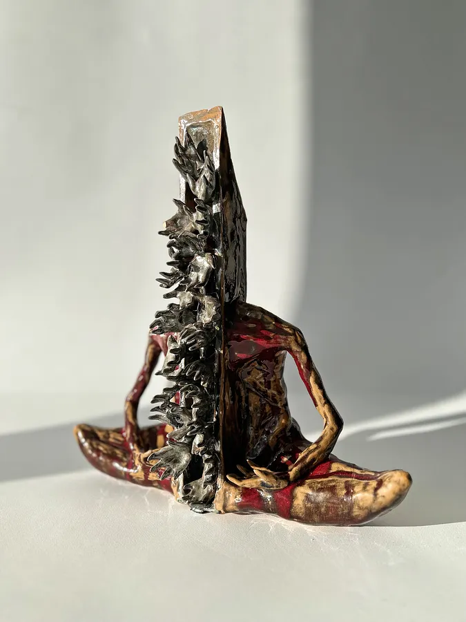 Imagen de Fear de VITALIY KRASUTSKIY, hecho de Chamotte clay, ceramic glazes, plaster, acrylic, medio Escultura, de Lviv, parte de la serie Series 1