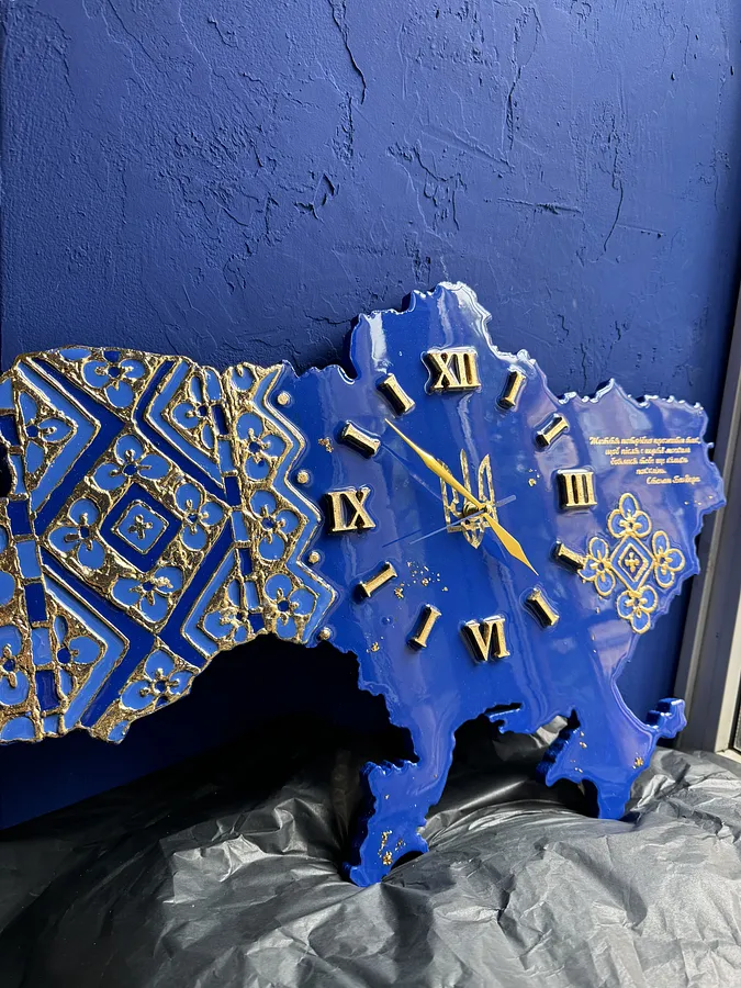 Image of Файний годинник by Kateryna Zubik, size: 40х60см, Mixed media medium, part of the Файні гени вишиванка series, priced at $200
