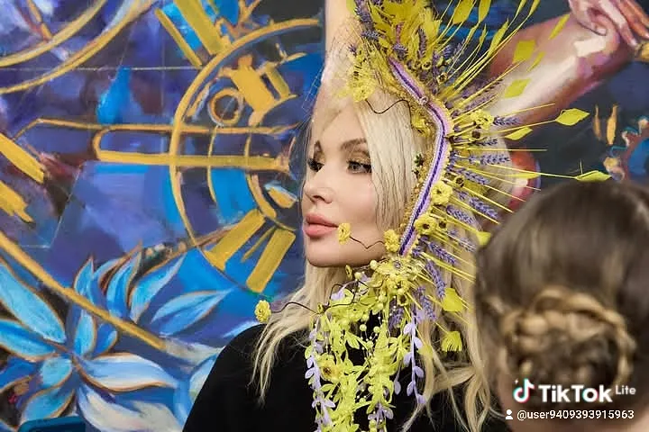 Immagine di На відкритті виставки Das parfum di Bogdan Burak, città: Київ, Золотоустівська 23, serie: Das parfum