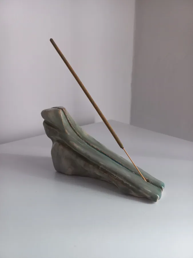 Image de тримач під пахощі par Вікторія Граб, taille : 15*3*5, médium кераміка, au prix de ₴700