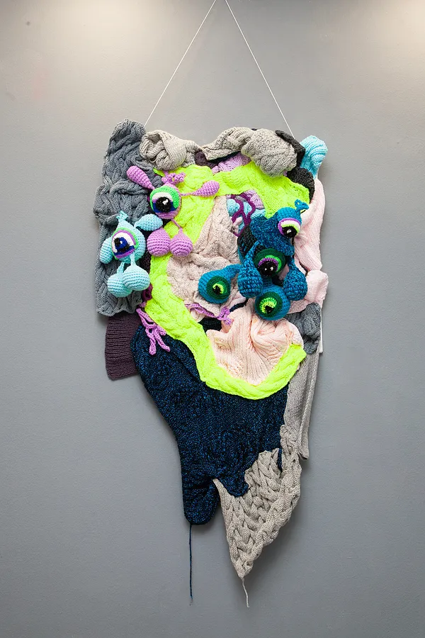 Image de An ordinary day of motherhood par Natalia Byrdina, taille : 125 × 67 × 40 cm, médium Painting