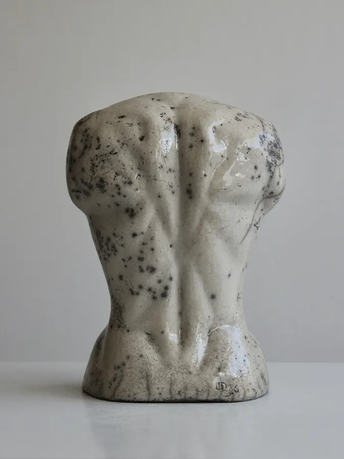 Imagen de спини de Denys Shymanskyi, tamaño: 22.5х16.5х11, medio Escultura, parte de la serie Оголені гори, con un precio de $200