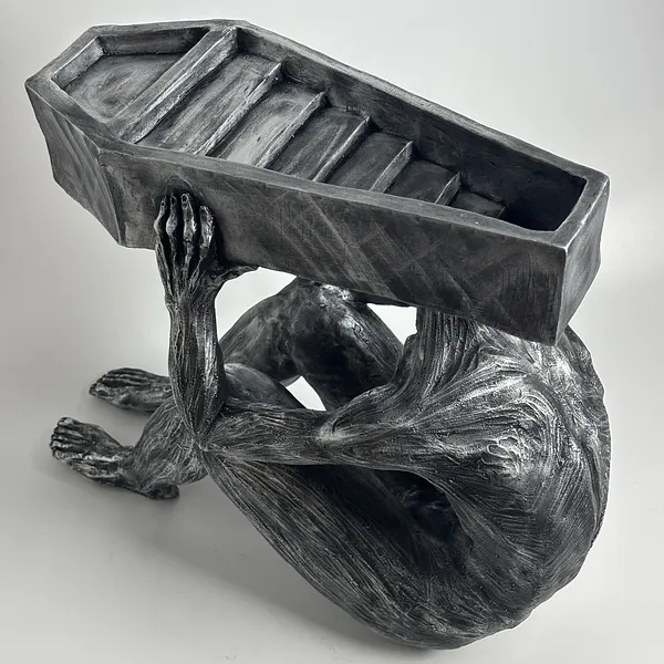 Image de Coffin par VITALIY KRASUTSKIY, médium Sculpture, faisant partie de la série Series 1, au prix de €1600