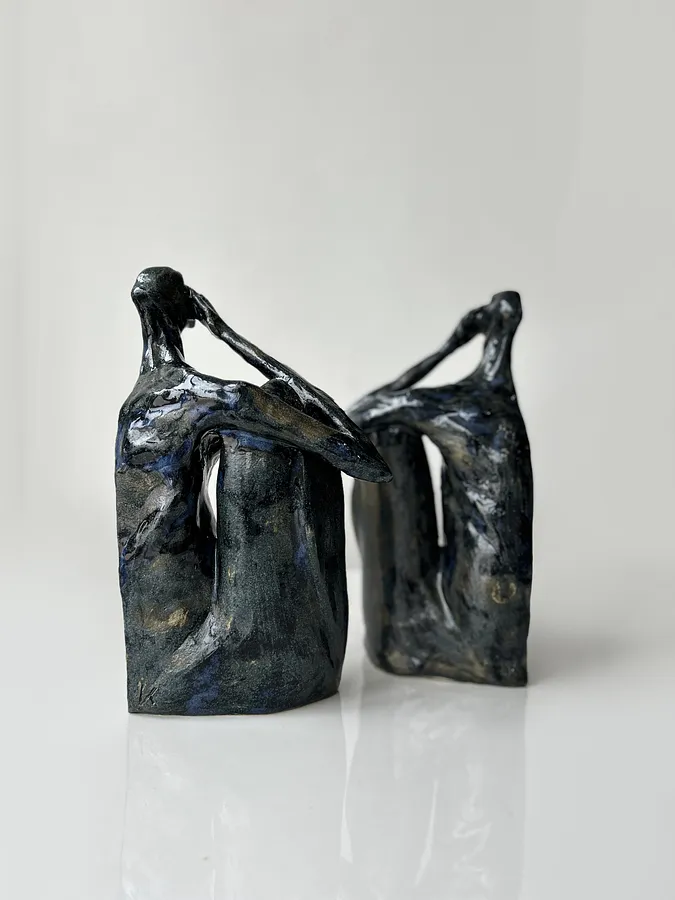 Imagen de Divided de VITALIY KRASUTSKIY, hecho de Chamotte clay, glazes, medio Escultura, de Lviv, parte de la serie Series 1