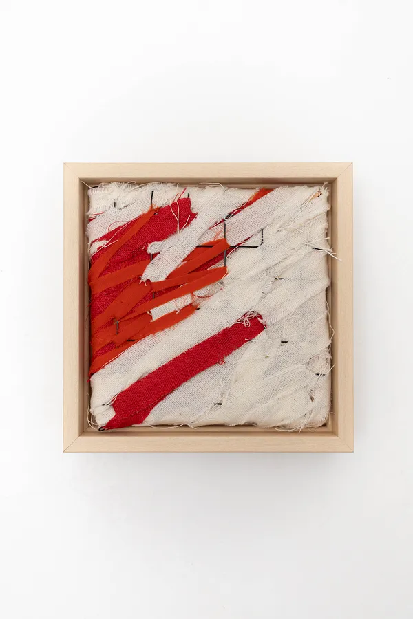 Immagine di SPREADING LOVE di David Kokhan, dimensioni: 15 x 15 x 3,5 cm, materiali: textile (cotton, strеtch), stretcher frame, mesh, framed, medium: mixed-media, città: Kyiv