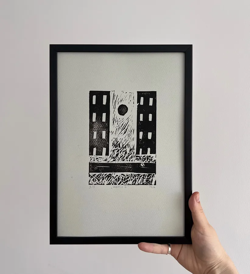 Imagen de Домівка de Solomiya Ortynska, tamaño: 20x30, hecho de лінорит, medio Графіка, de Львів, parte de la serie Про дім, con un precio de $50