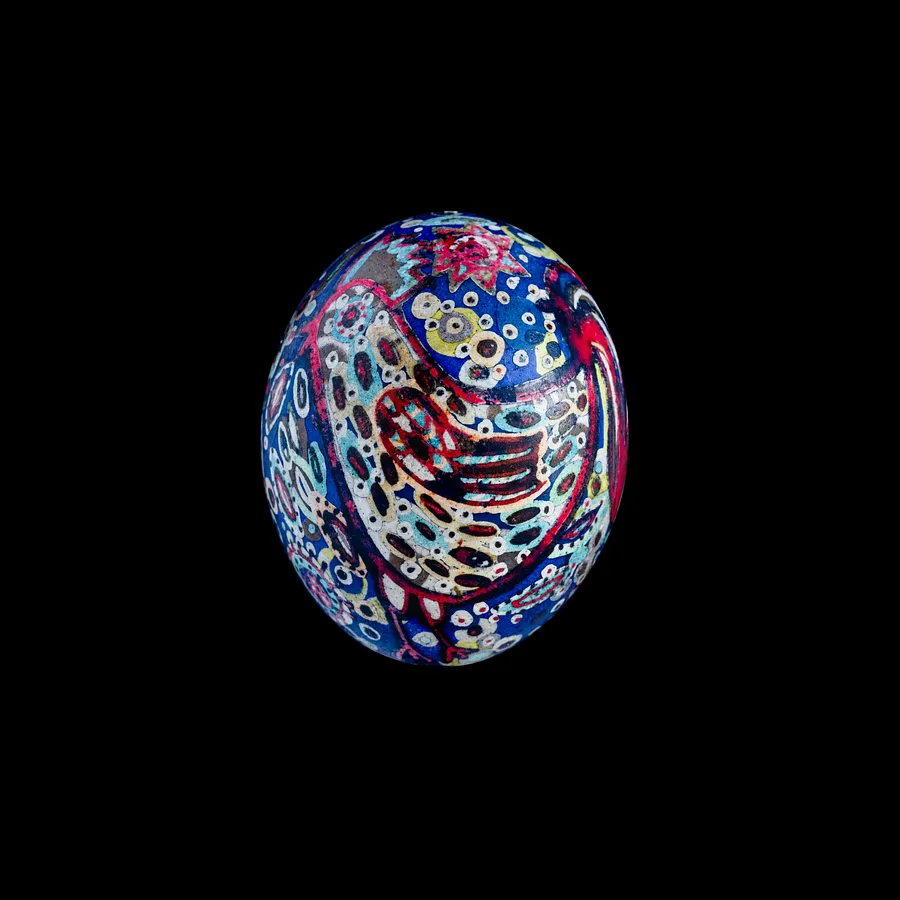 Immagine di півень і курка 2020 di Синтез Традиції, materiali: віск, яйце, барвник, medium: Писанки, città: Львів, serie: зооморфні орнаменти
