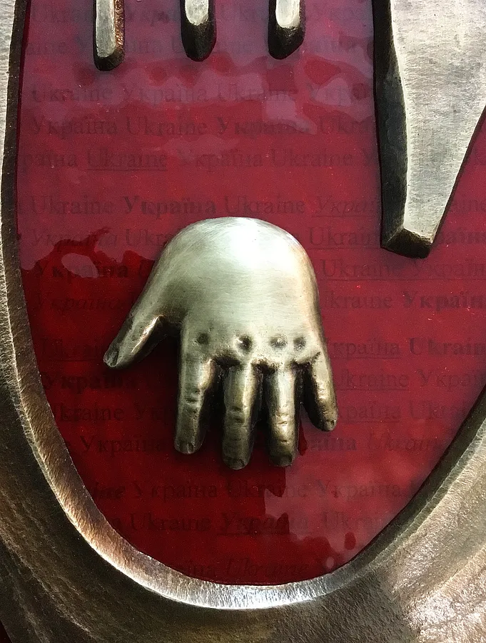 Image of TO BE ABLE TO LIVE by Roman Kykta, size: 240/330 мм, made of Bronze, glass, Sculpture Exhibition Plastic Art medium