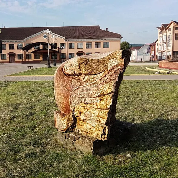Imagen de СИРИН de Роман Кикта, tamaño: 1700/1600/1300 мм, hecho de Мармур, medio Скульптура Симпозіуми, de м. Тячів, Закарпатська обл.