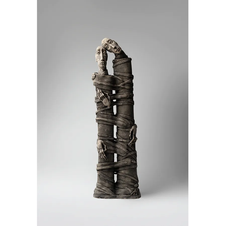 Bild von One to the one von Ljudmyla Davydenko, Größe: 51x15x7 , hergestellt aus chamotte, glaze, Skulptur Medium, Teil der Holova/Head Serie, zum Preis von €700