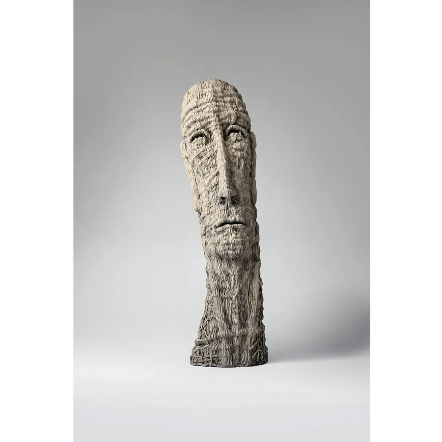 Bild von Hoch von Ljudmyla Davydenko, Größe: 54х15х17, hergestellt aus Schamotte, Glasur, Skulptur Medium, Teil der Holova/Head Serie, zum Preis von €1000