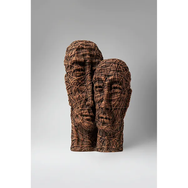 Imagen de Themselves de Liudmyla Davydenko, tamaño: 39х24х16, hecho de chamotte, glaze, medio Escultura, parte de la serie Holova/Head, con un precio de €1200