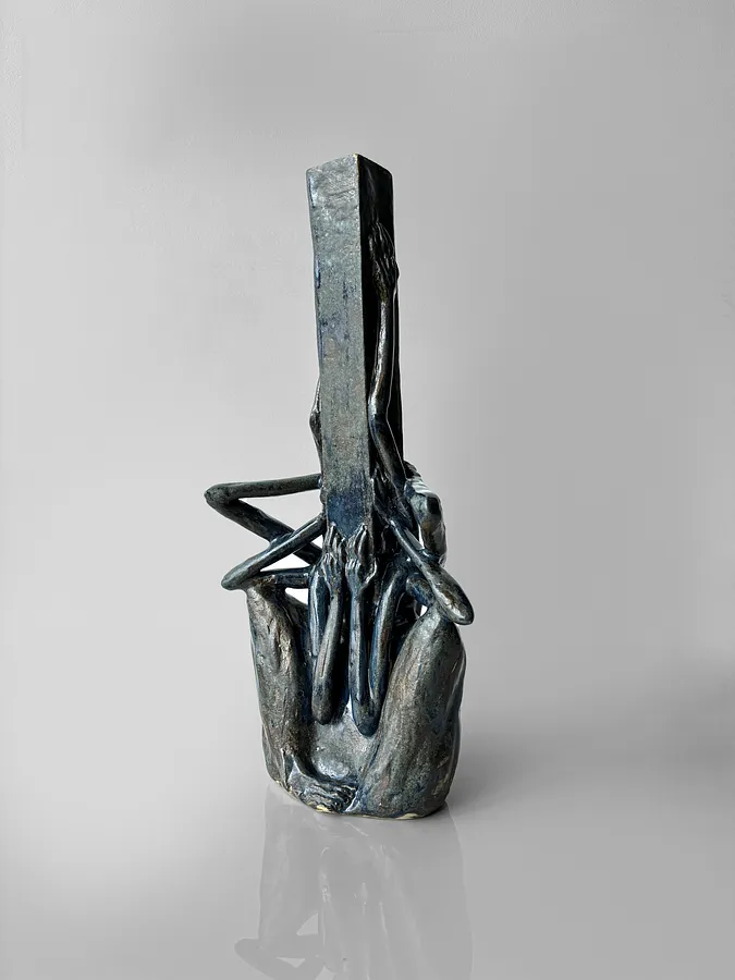 Imagen de Vertical de VITALIY KRASUTSKIY, hecho de Chamotte clay, glazes, medio Escultura, de Lviv, parte de la serie Series 1