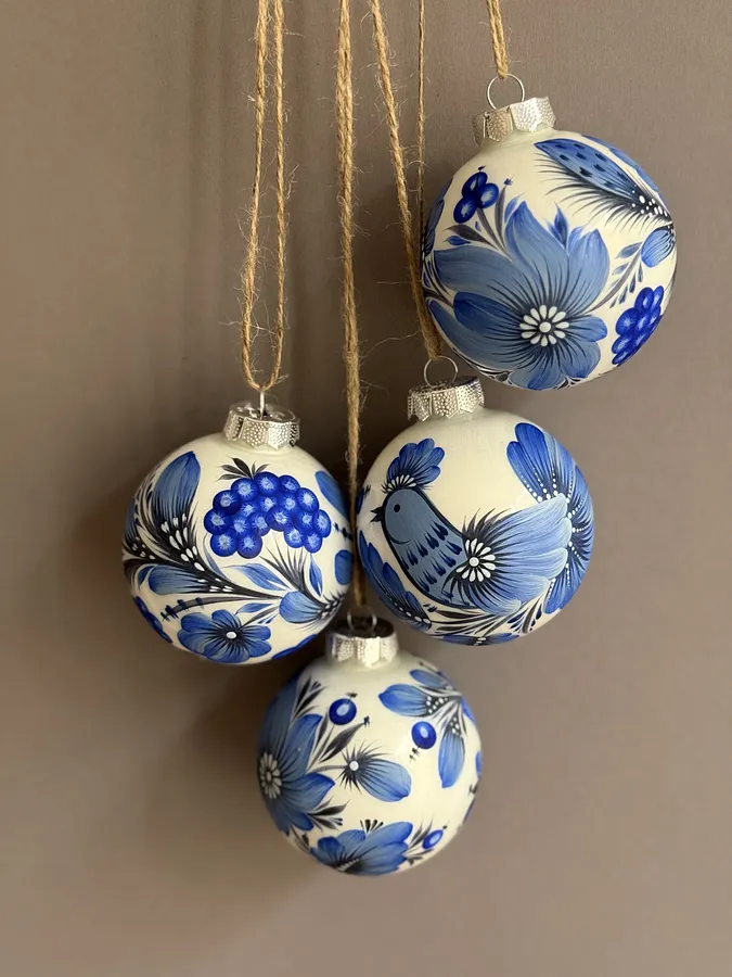 Зображення "Набір 2" від Олена Грішина, розмір: d 7,5 cm, матеріали: скло, акрил, лак, медіум: Різдвяні прикраси, ціна: €80