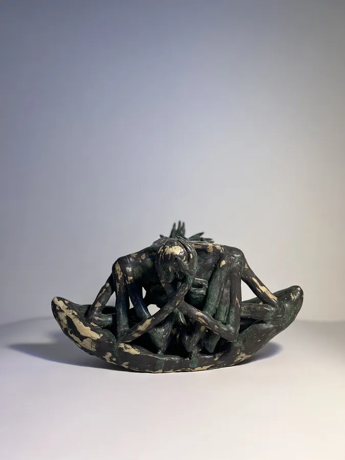 Obraz Self-criticism autorstwa WITALIJ KRASUCKI, wykonany z Chamotte clay, ceramic glazes, plaster, acrylic, medium Rzeźba, z Lviv, część serii Series 1, cena: €1000 (≈ 51 531 грн)